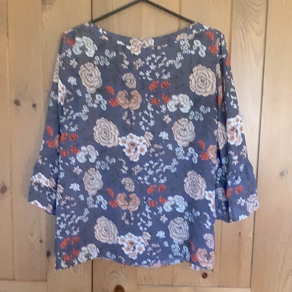 Crew neck floral blouse - Picture 2 of 3